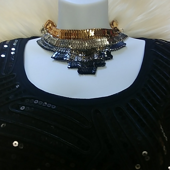 Metallic Layered Necklace - Picture 4 of 9